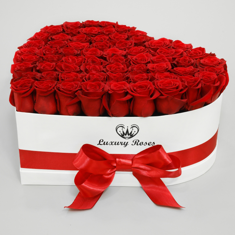 Luxusný biely mega box srdce so živými červenými ružami