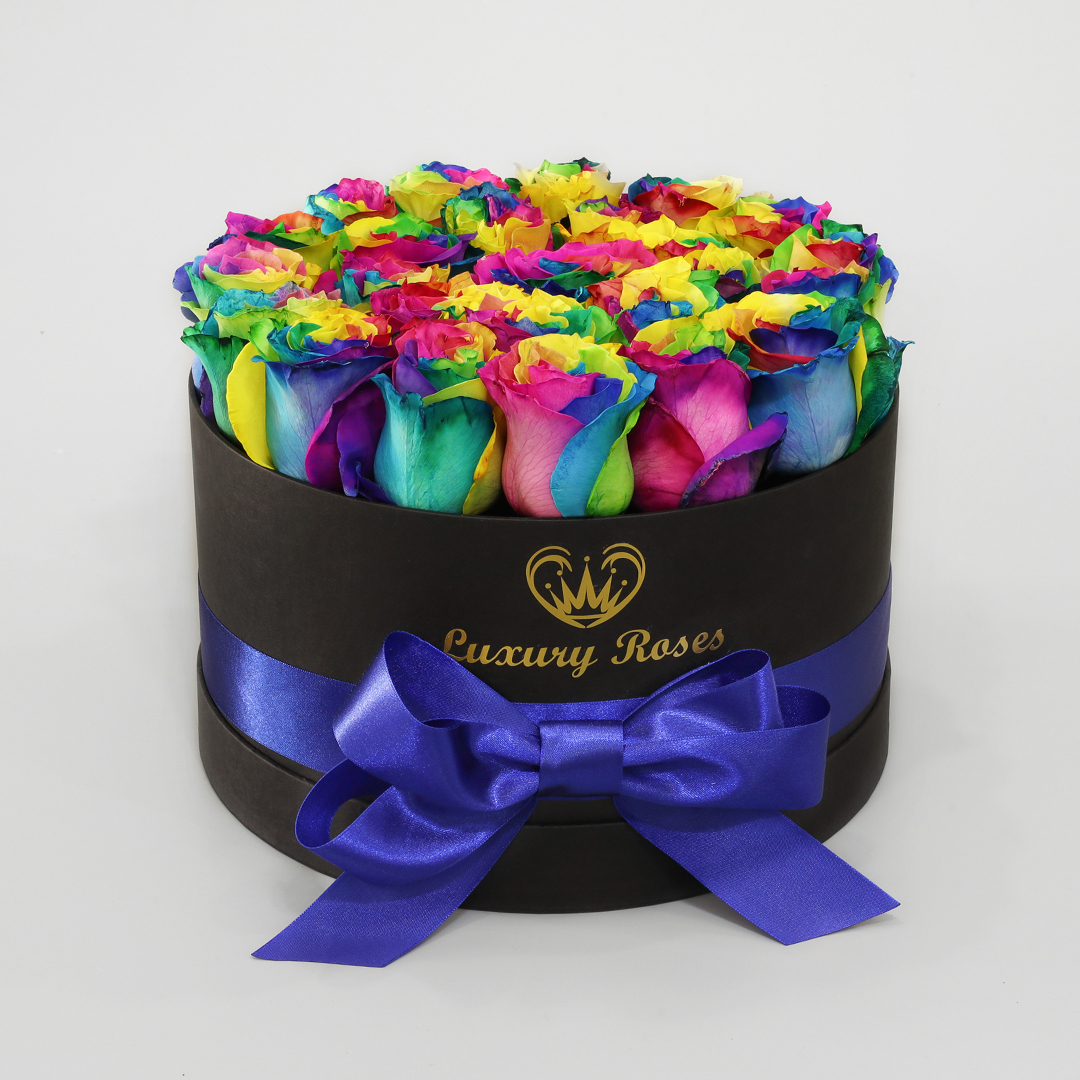 Luxusný okrúhly čierny box M so živými rainbow ružami