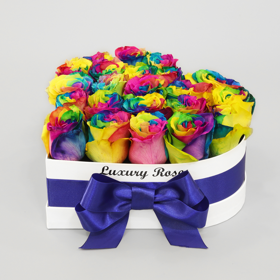 Luxusný biely box srdce so živými rainbow ružami