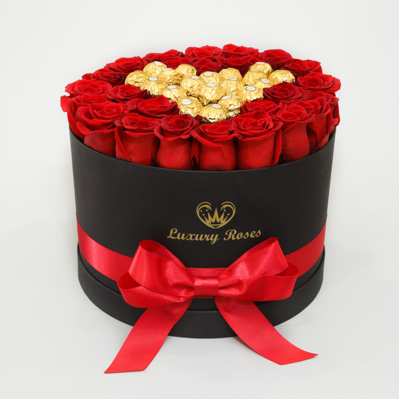 Okrúhly čierny box L Ferrero Rocher so živými ružami