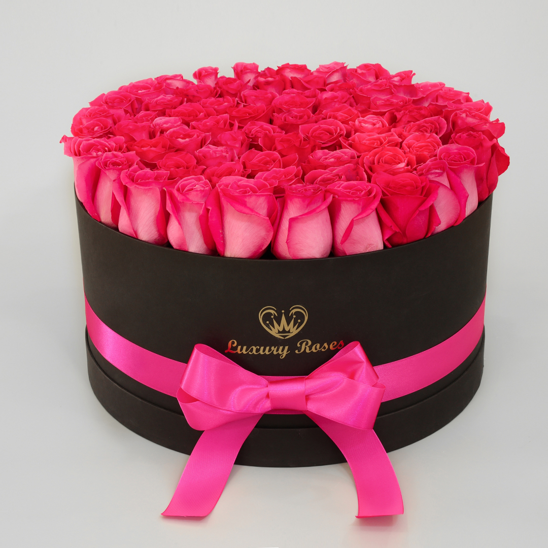 Luxusný okrúhly čierny box XL so živými ružovými ružami