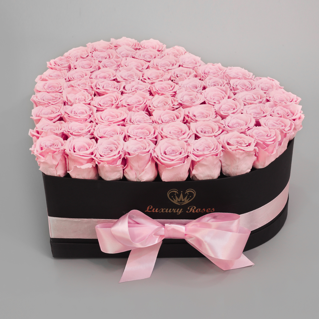 Luxusný čierny mega box srdce s trvácnymi ružovými ružami